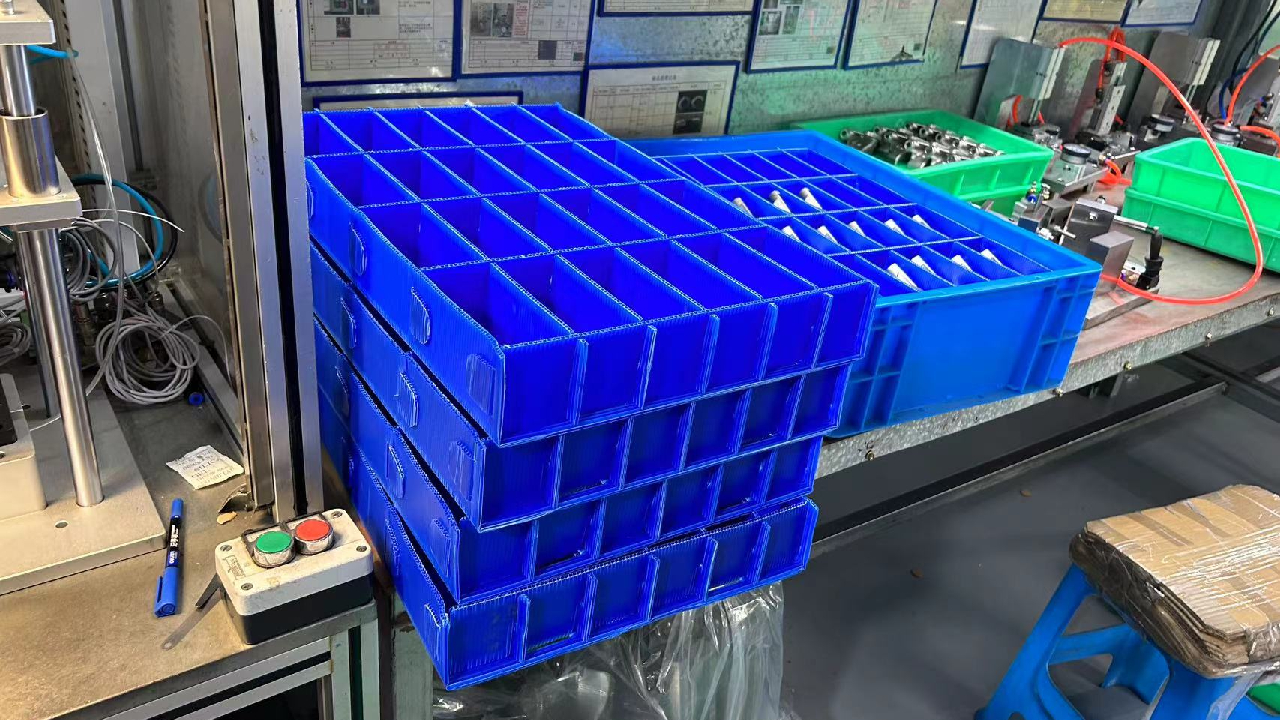 產(chǎn)品中空板格擋 注塑箱刀卡