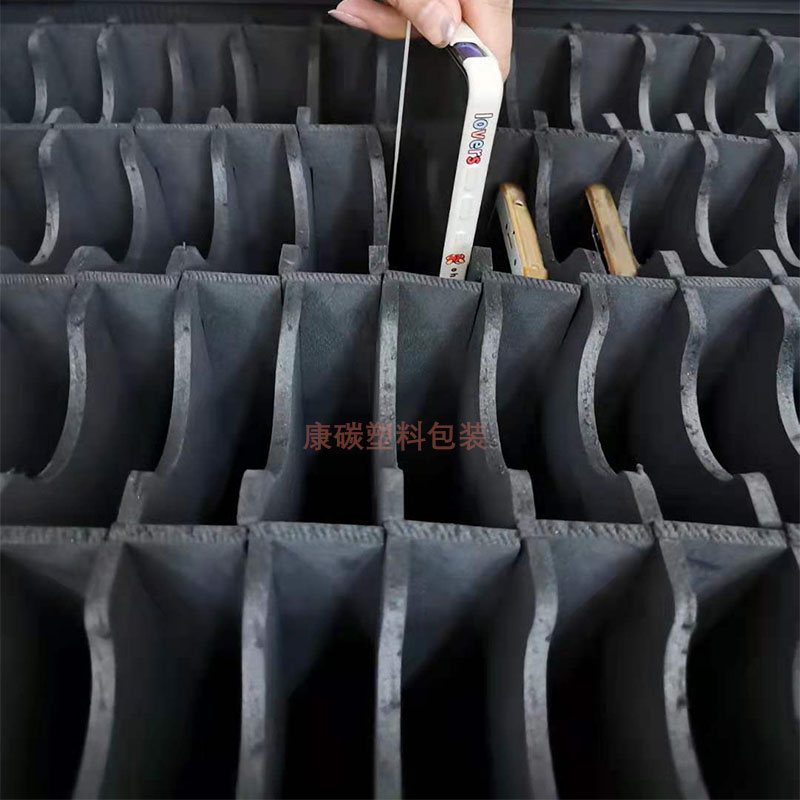 dianzi產(chǎn)品周轉(zhuǎn)箱.jpg